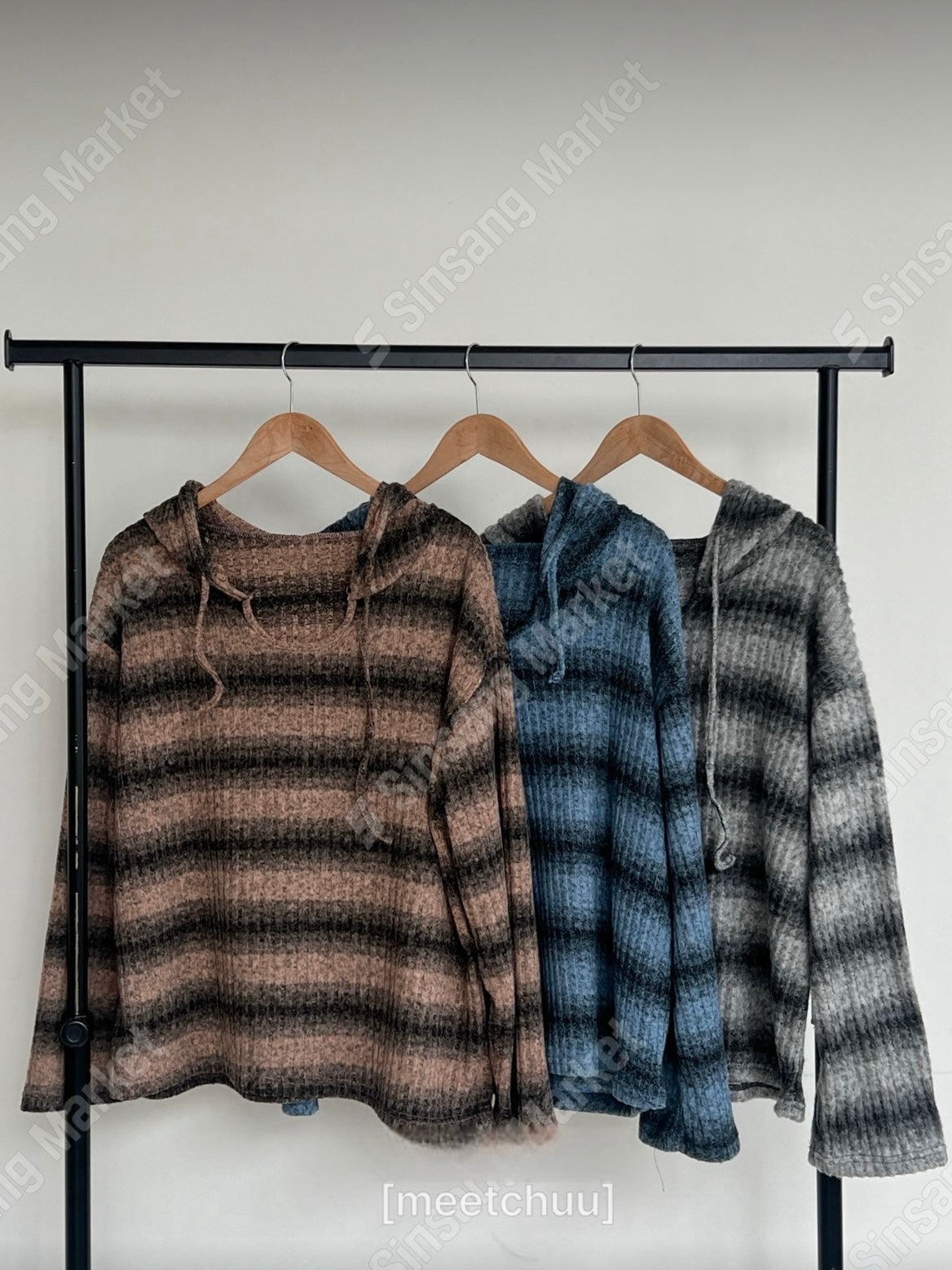 拼色間條紋開領連帽top