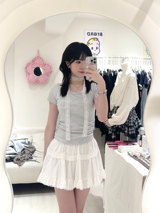 蕾絲花邊側抓皺上衣+短裙套裝