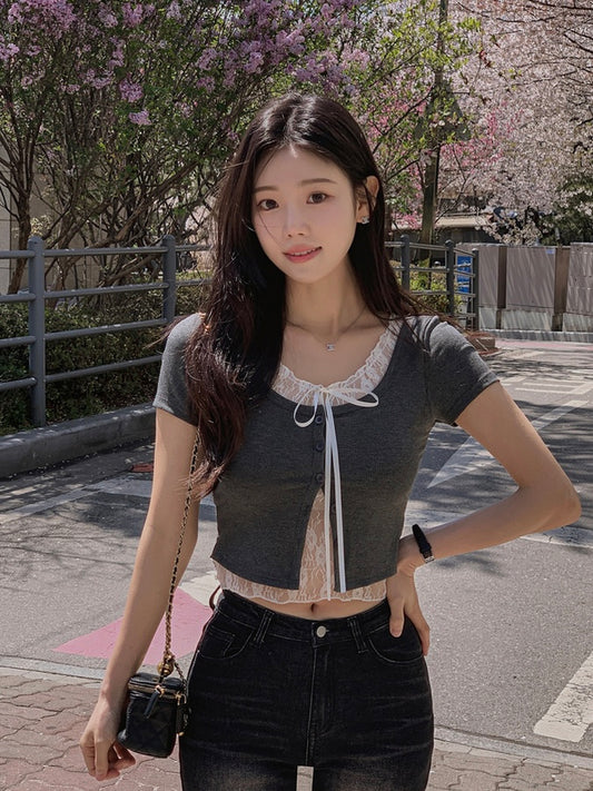 假兩件蕾絲拼接上衣