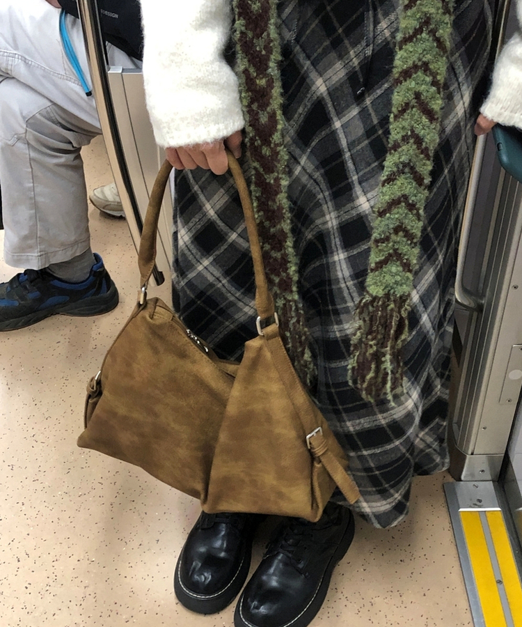 皮革方形單肩包