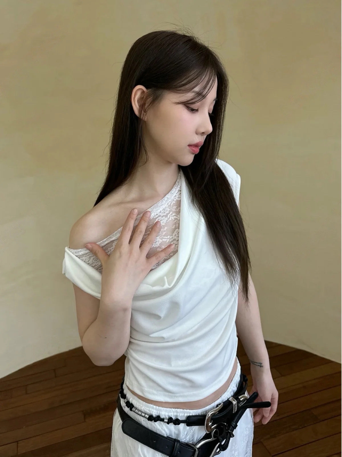 假兩件Lace皺摺tee