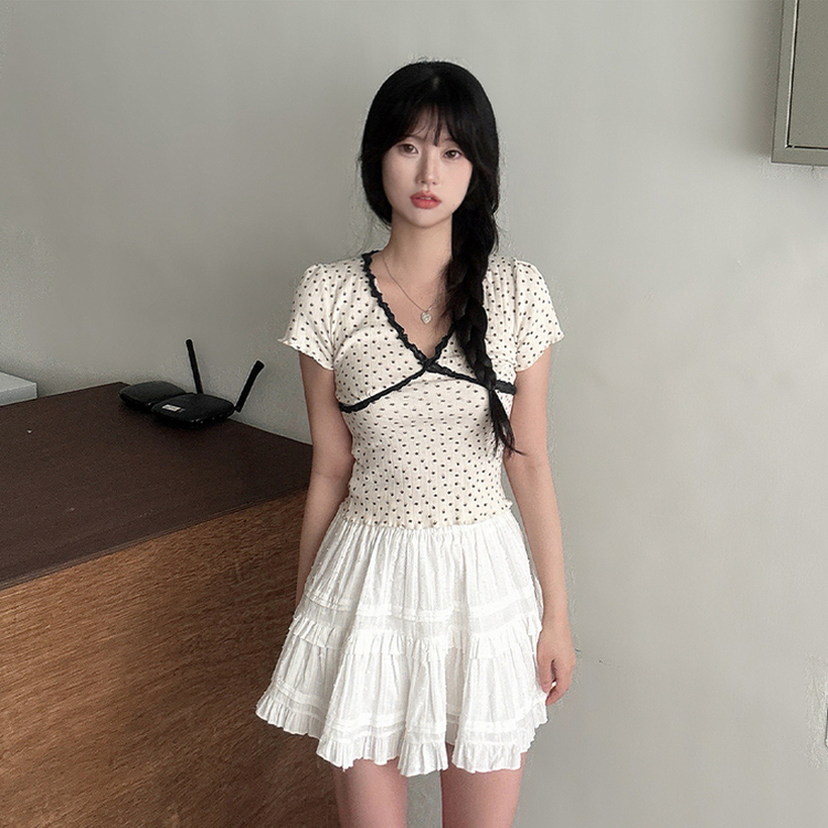 碎花暗紋花邊短tee