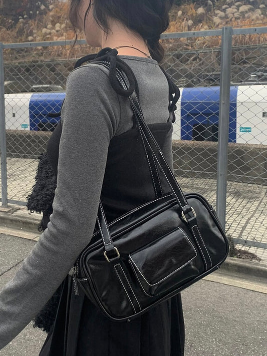 明線口袋方形單肩包