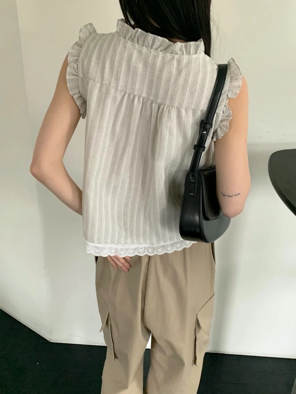 假兩件花邊直紋上衣