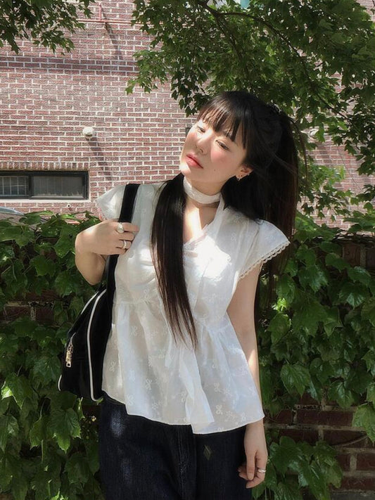 蝴蝶結刺繡飛飛袖上衣