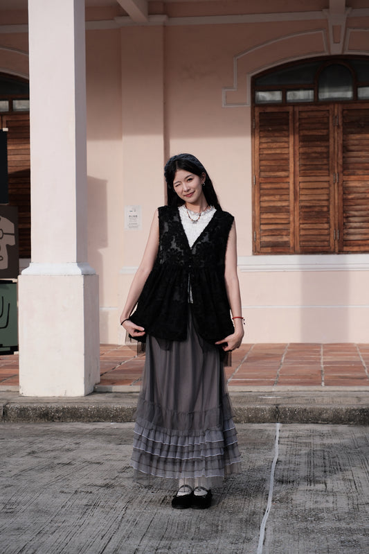 日系羽毛感半鈕扣罩衫