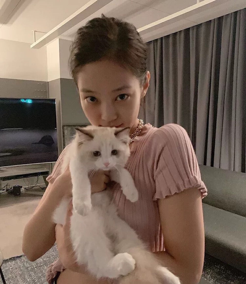 Jennie同款🐰木耳邊半開叉上衣