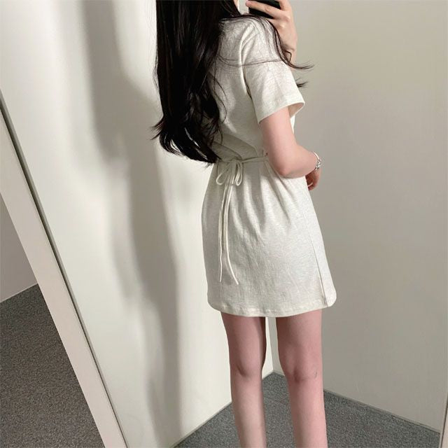 腰部蝴蝶結領子短袖連衣裙