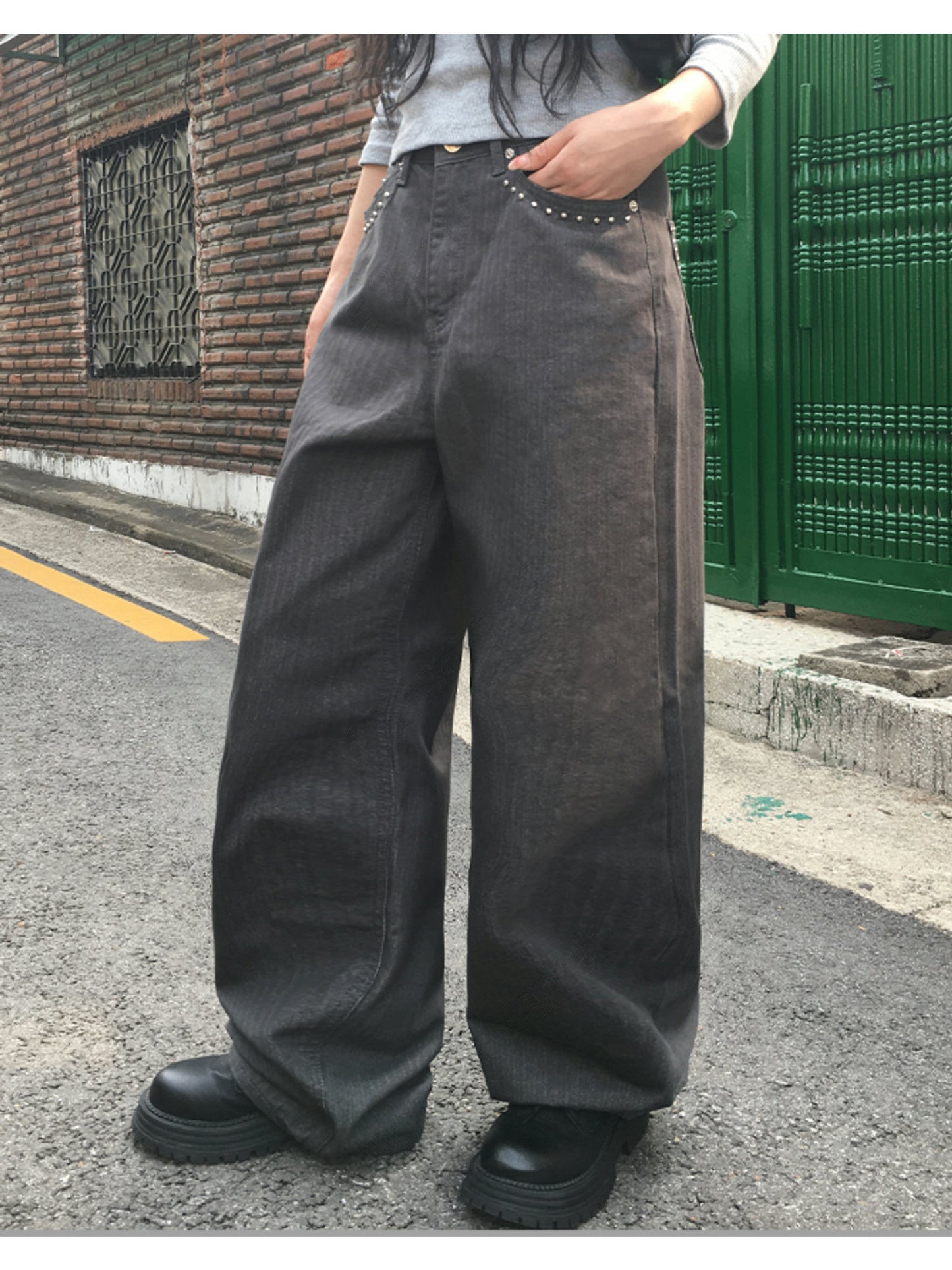 小鉚釘口袋洗水牛仔褲