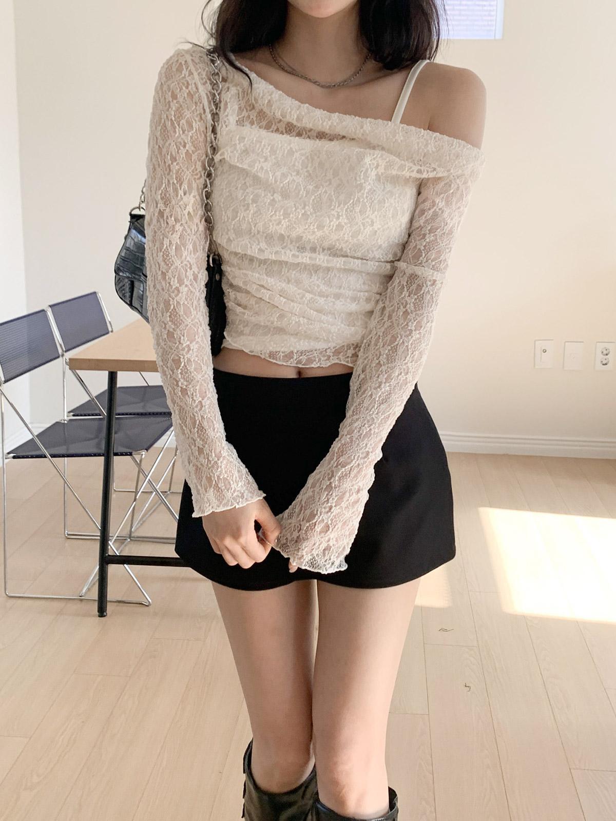 蕾絲一字肩上衣+小背心Set