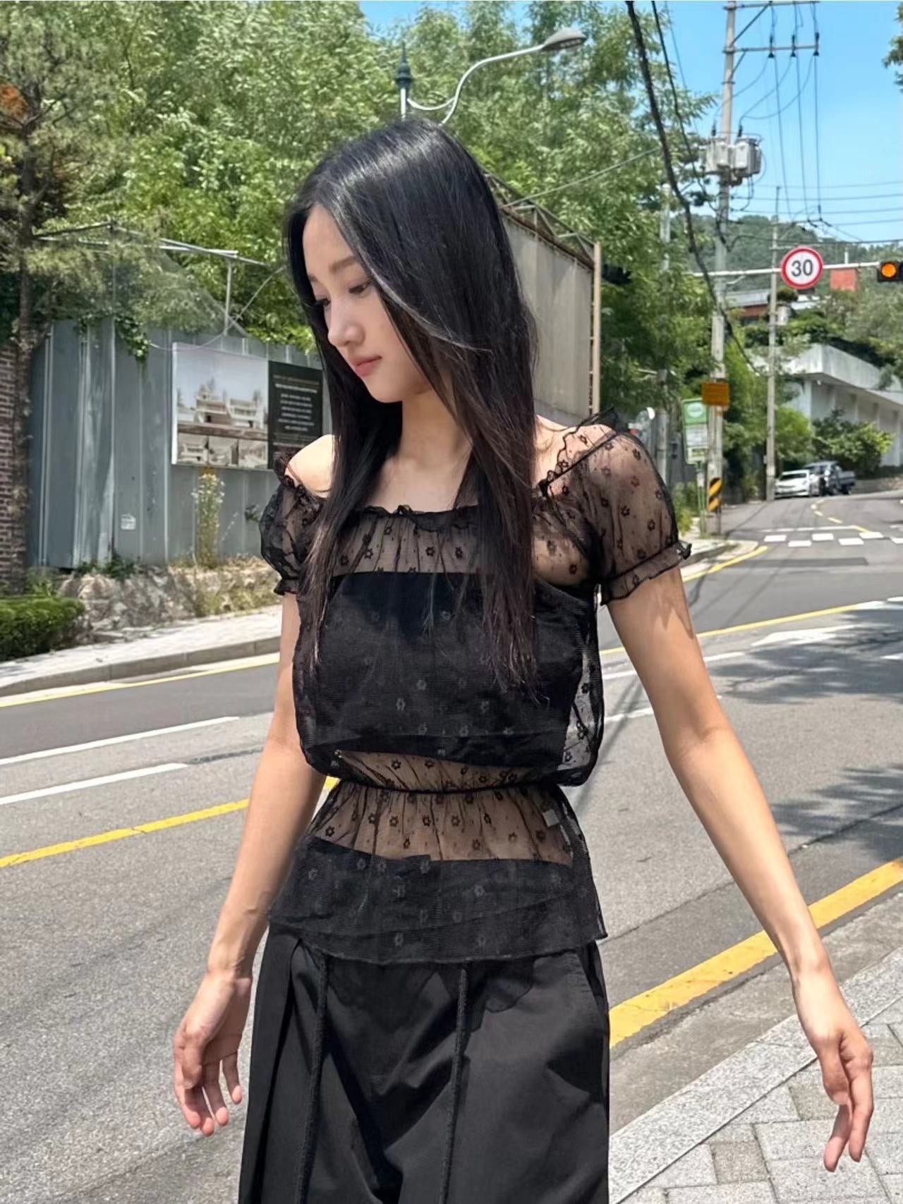 巧靚💕花花see-through top