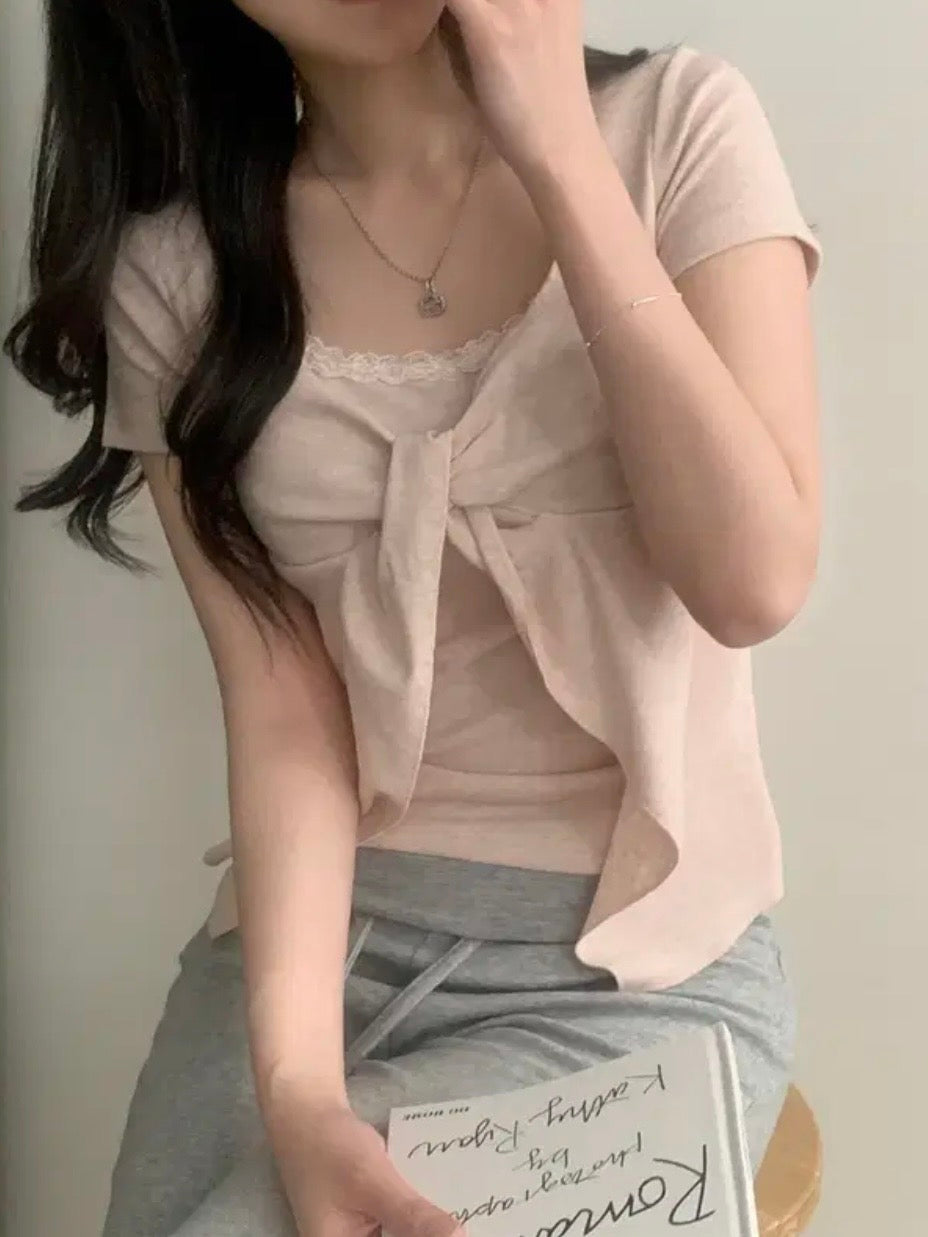 花邊扭結蝴蝶結上衣