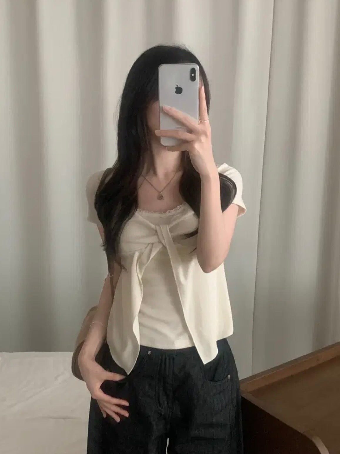 花邊扭結蝴蝶結上衣