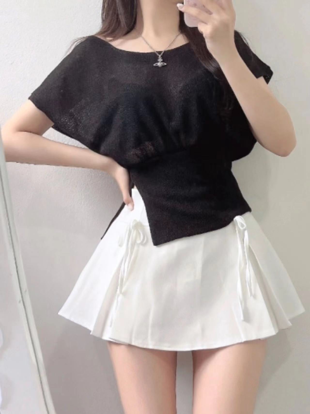 大領口開叉Crop top