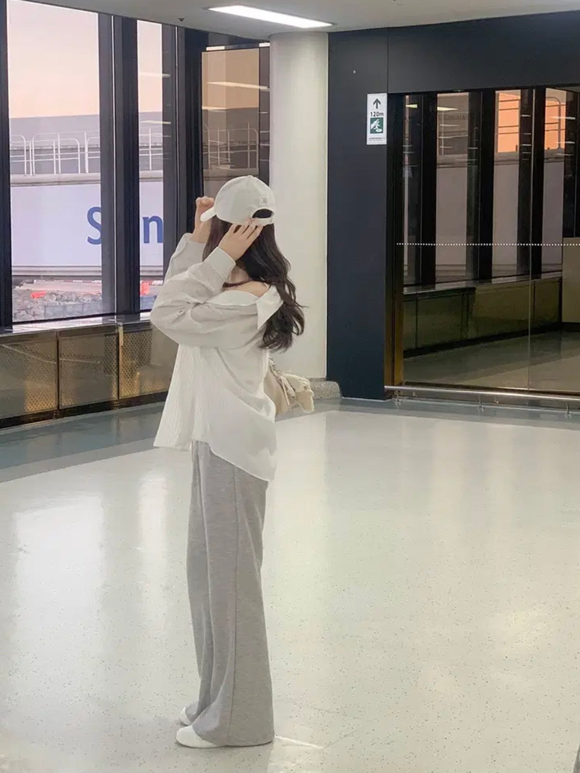 日常必備！棉質微喇叭褲