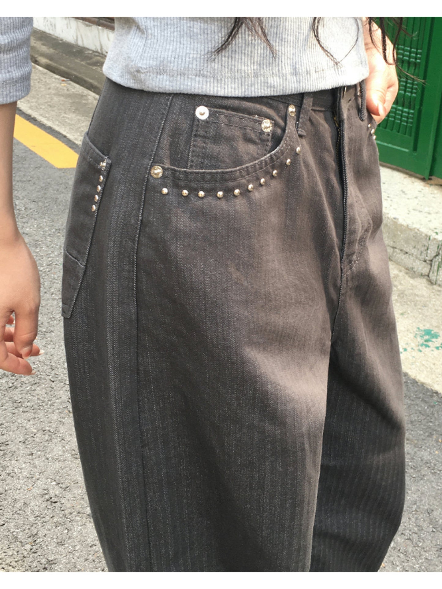 小鉚釘口袋洗水牛仔褲