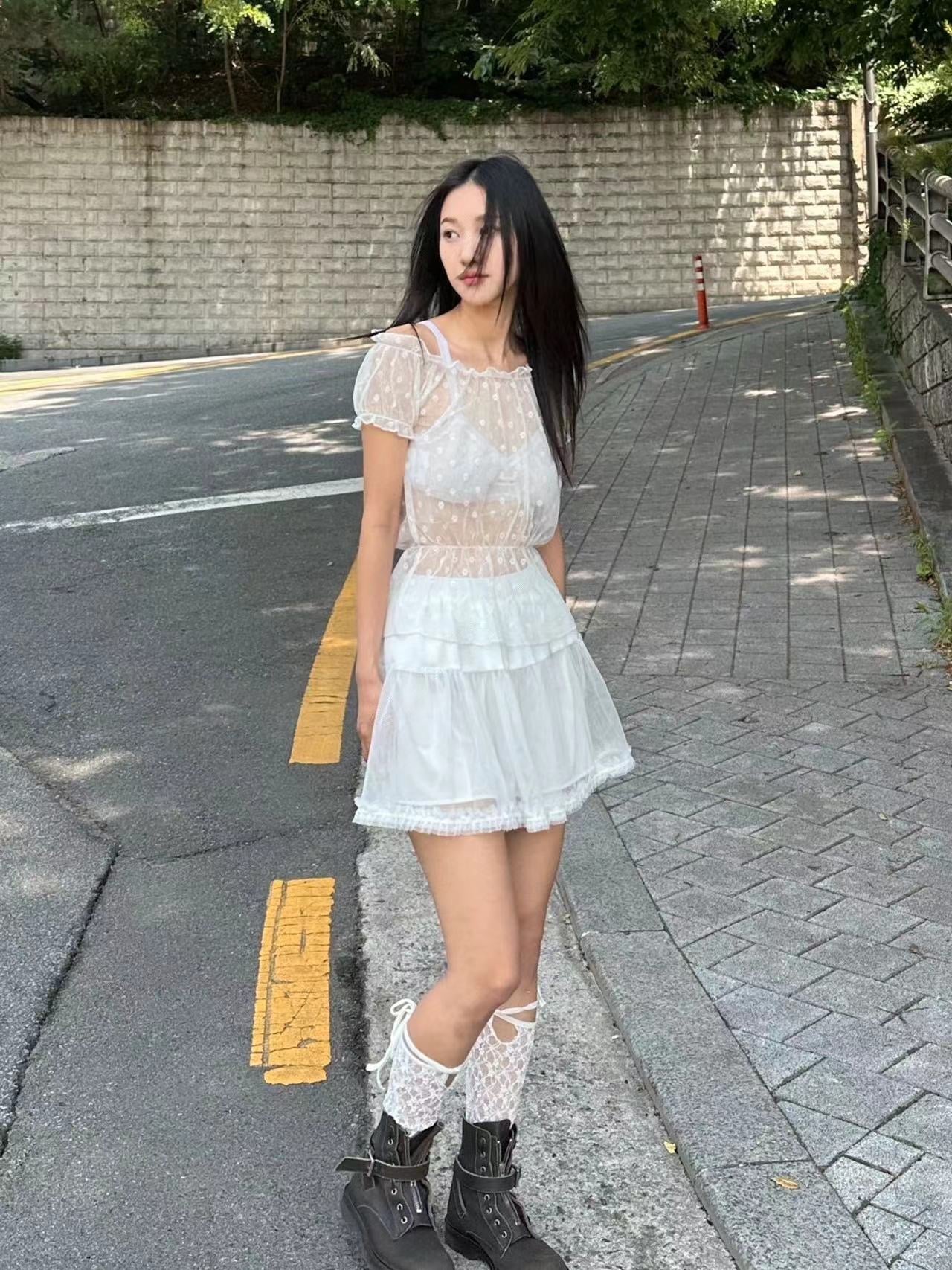 巧靚💕花花see-through top