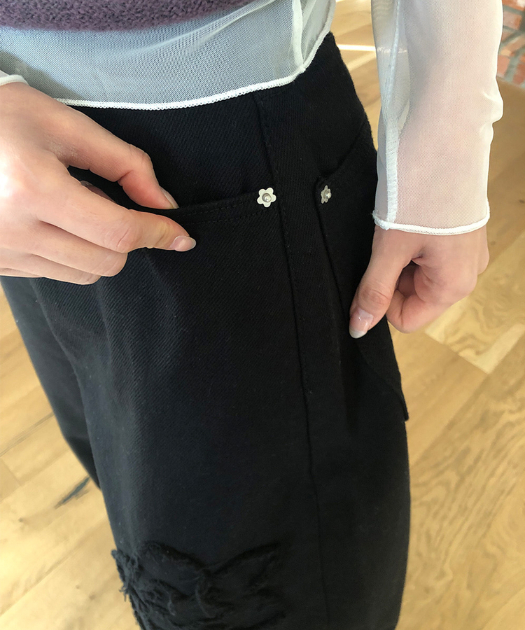 花花鬚鬚闊腳彎刀褲