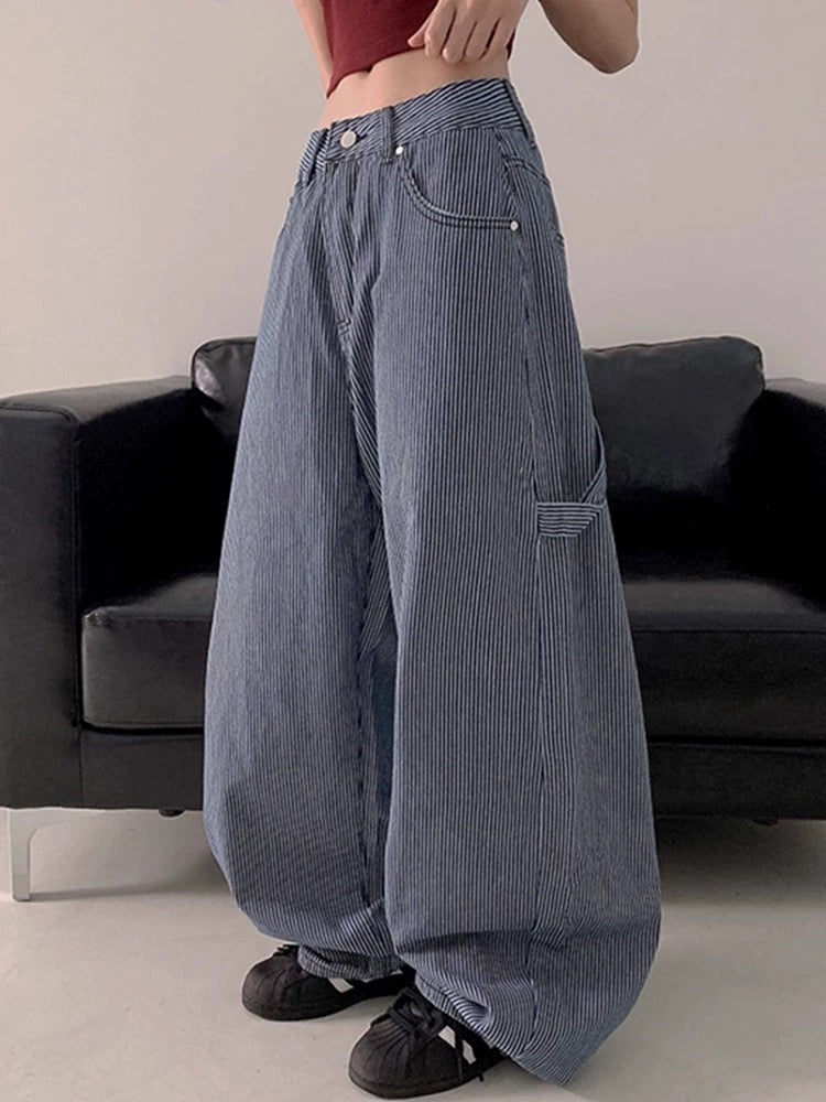 韓製字母標籤條紋彎刀褲