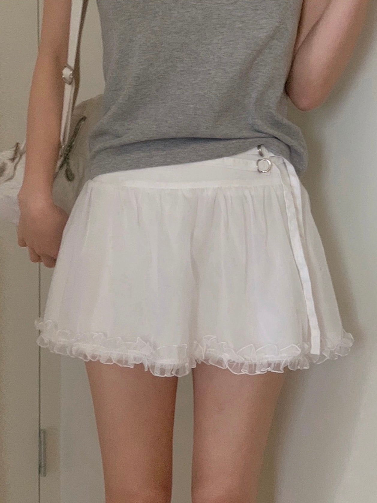 甜美蕾絲鬆緊腰短裙